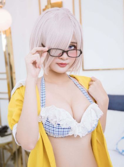 夹在乳沟摩擦小说_超清高清完整版