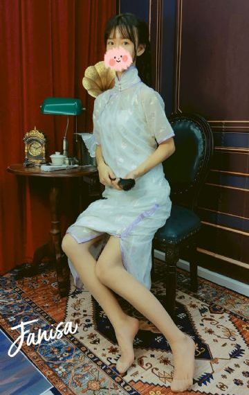 《制服诱惑》免费看朱茵_高清完整视频