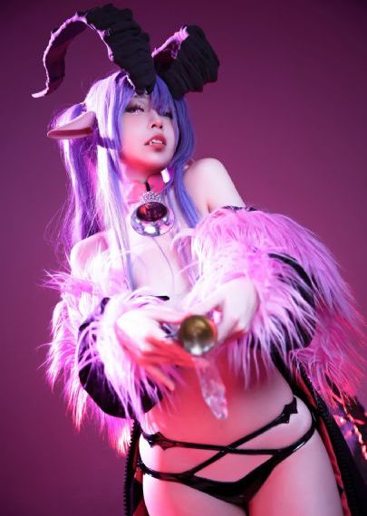 美女秘书的目的_DVDBD在线观看